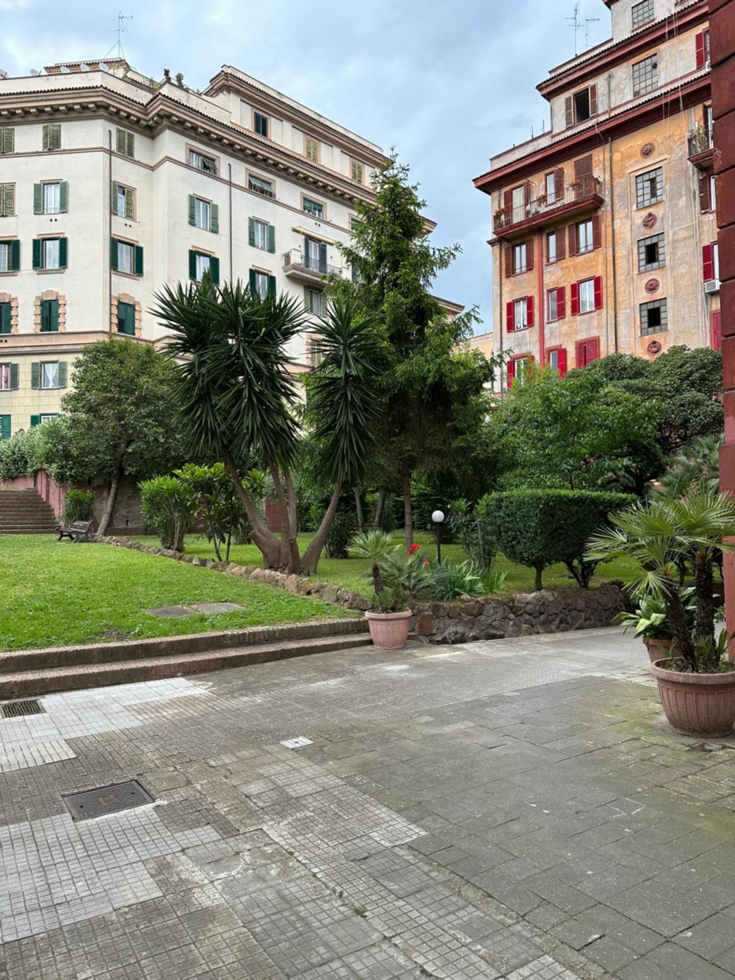 Stans Dolce Lusso Basilica San Giovanni Roma Esterno foto