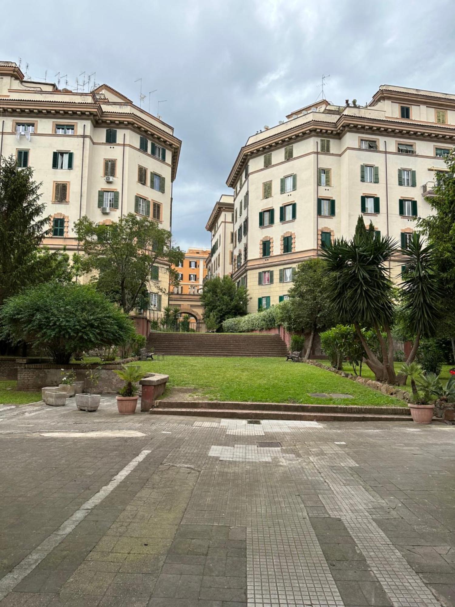 Stans Dolce Lusso Basilica San Giovanni Roma Esterno foto